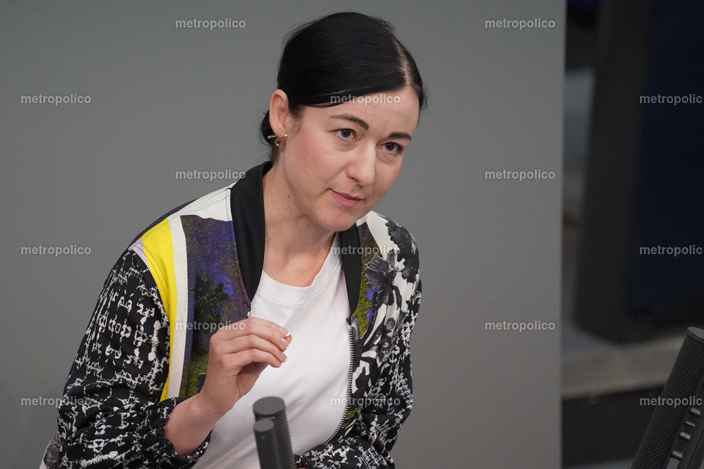 Paula Piechotta (6) | Metropolico