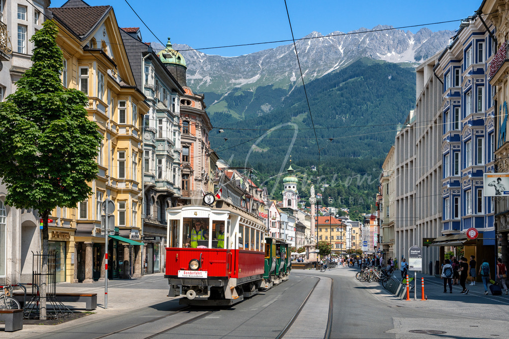 Straßenbahn | Nostalgiefahrt mit dem Triebwagen 4 in Innsbruck - Maria-Theresien-Straße