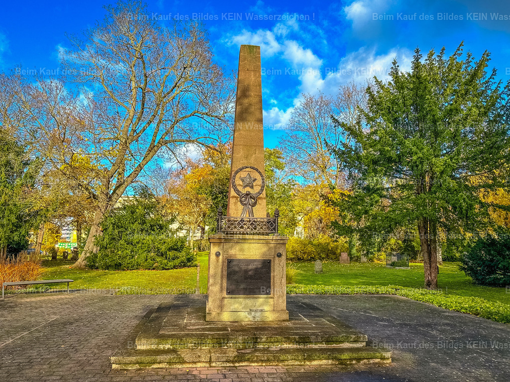 Friedhof der Gefallenen sowjetischen Soldaten Nordpark-3900 | Friedhof der Gefallenen sowjetischen Soldaten im Nordpark Magdeburg - Realisiert mit Pictrs.com