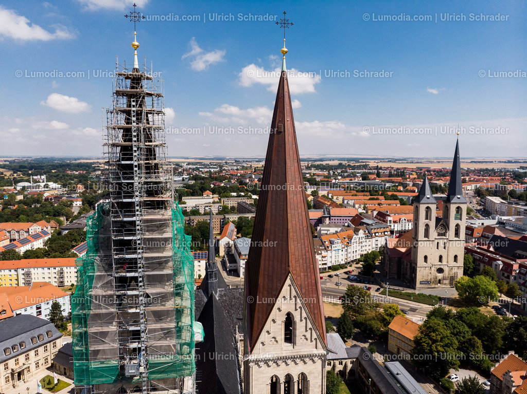 10049-6465 - Domtürme _ Halberstadt | Stockfoto und Bilderpool mit Bildmaterial aus Deutschland, dem Harz, Halberstadt, Quedlinburg, Wernigerode und weltweit. Qualitativ hochwertige und professionelle Fotos anschauen und kaufen. - Realisiert mit Pictrs.com