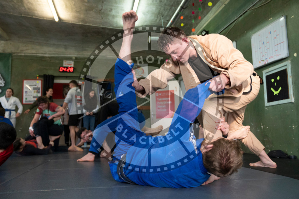 20240413PBB7135 | Fighters compete during the Grapplethon 24hours of rolling for a reason in Hamburg, Germany, on April 13, 2024.