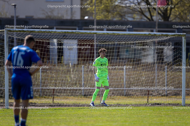 Fußball I Junioren I Saison 2025-2026 I DFB-Nachwuchsliga I 8. Spieltag I JFV Lübeck - 1. FC Magdeburg 126 | Louis Heinrich Siefert (1, JFV Lübeck) - Realisiert mit Pictrs.com