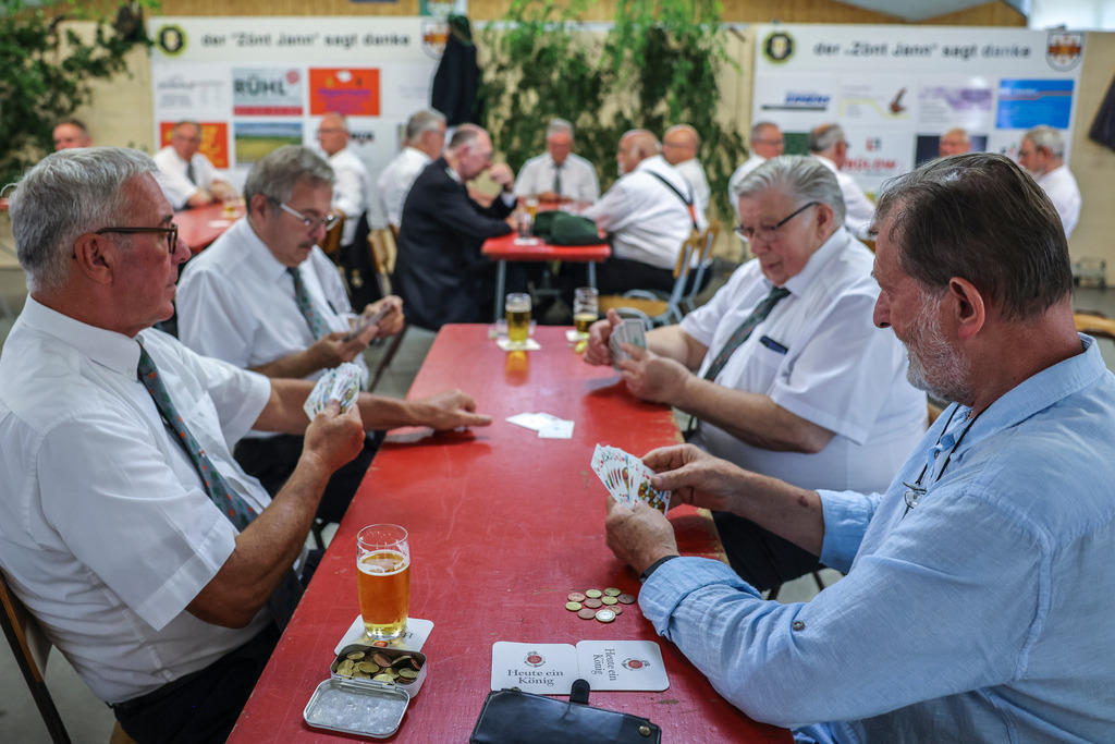 top-top.de 240629-016 | Foto, Video, Fotografie, Videografie, Fotobox, DJ, Discjockey, Musik, Musikbox, Veranstaltung, Photobooth, Amazon, Ebay, Buchtipp, Bestseller, Autor, Verlag, Buch, Wesel, Hamminkeln, NRW, Dinslaken, Rees, Drohne, Hochzeit, Party, Fotobox, Wesel, Fotograf