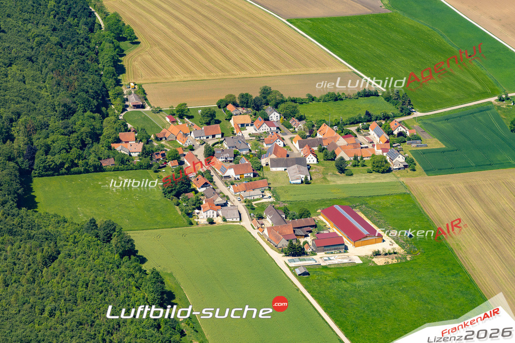 Die Luftaufnahme Moeggingen - Harburg wurde 2022 vom Flugzeug aus (keine Drohne) erstellt. Hohe Auflösung -für große Poster und Wandbilder geeignet - Garantiert!