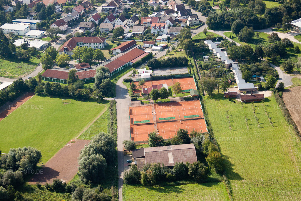 Luftbild: Sportplätze im Ortsteil Graben in Graben-Neudorf im Bundesland Baden-Württemberg in Deutschland. Foto: IMG_33319.jpg vom 05.09.2010 durch Werner Riehm/FLY-FOTO.de