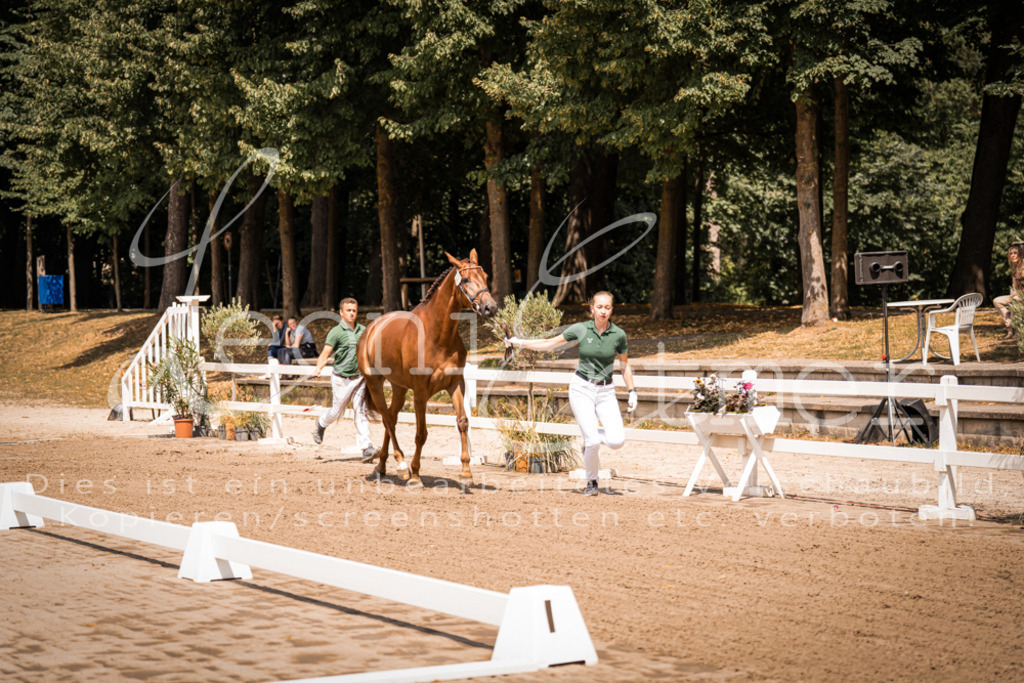 1.Fr00028 | Leoni Ertmer Photography - Realisiert mit Pictrs.com