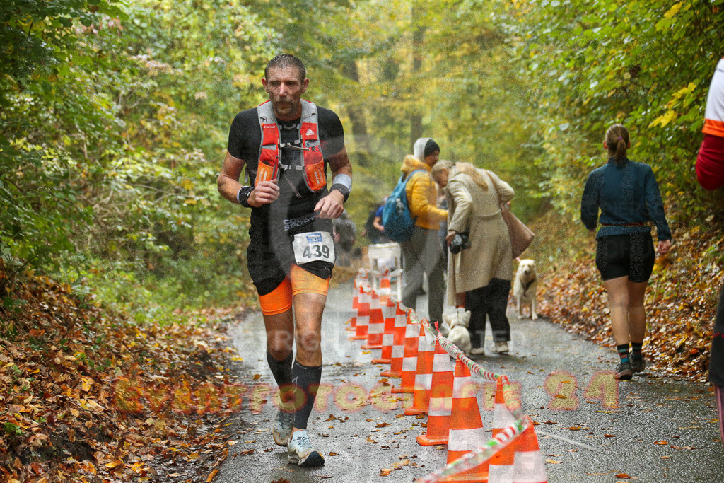241027_1341_EX1_6712 | Sportfotografie im Rhein-Sieg Kreis, Köln, Bonn, NRW, Rheinland Pfalz, Hessen, etc. Unser Tätigkeitsfeld umfasst den Laufsport vom Volkslauf über den Marathon, Duathlon, Triathon bis zum Ultralauf wie Kölnpfad Ultra oder Schindertrail.