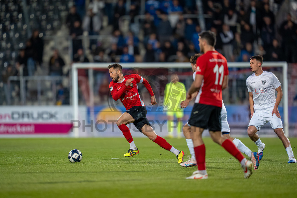 SG Sonnenhof Großaspach vs. SGV Freiberg, Fussball, Regionalliga Suedwest, 30. Spieltag, 22.04.2026 | Volkan Celiktas (SG Sonnenhof Großaspach, #05),SG Sonnenhof Großaspach vs. SGV Freiberg, Fussball, Regionalliga Suedwest, 30. Spieltag, 22.04.2026
