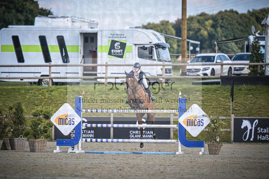 DOS_1324 | Entdecke hochwertige Reitturnierfotos von Foto Oger. Professionell, emotional und authentisch – jetzt Lieblingsmomente im Shop bestellen.Deutschlandweite Turnierfotografie. - Realisiert mit Pictrs.com