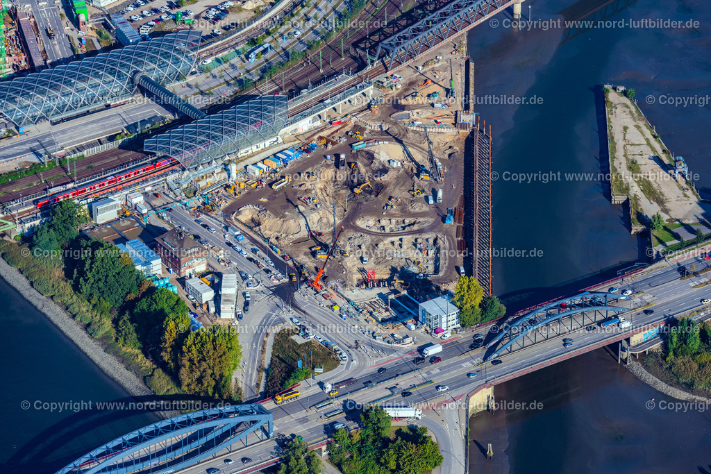 Hamburg_Elbbrücken_Baustelle_Elbtower_Erdarbeiten_ELS_1920220922 | HAMBURG 22.09.2022 Baustelle zum Neubau des Hochhaus- Gebäudekomplexes " Elbtower " an der Zweibrückenstraße zwischen Oberhafenkanal und Norderelbe im Ortsteil HafenCity in Hamburg, Deutschland. Weiterführende Informationen bei: David Chipperfield Architects - Gesellschaft von Architekten mbH,  Ed. Züblin AG,  Implenia AG,  NOBU HOTELS CORPORATE OFFICE,  SIGNA HOLDING GMBH,  ZÜBLIN Timber GmbH. // Construction site for new high-rise building complex " Elbtower " on Zweibrueckenstrasse between Oberhafenkanal and Norderelbe in the district HafenCity in Hamburg, Germany. Further information at: David Chipperfield Architects - Gesellschaft von Architekten mbH,  Ed. Zueblin AG,  Implenia AG,  NOBU HOTELS CORPORATE OFFICE,  SIGNA HOLDING GMBH,  ZUeBLIN Timber GmbH. Foto: Martin Elsen