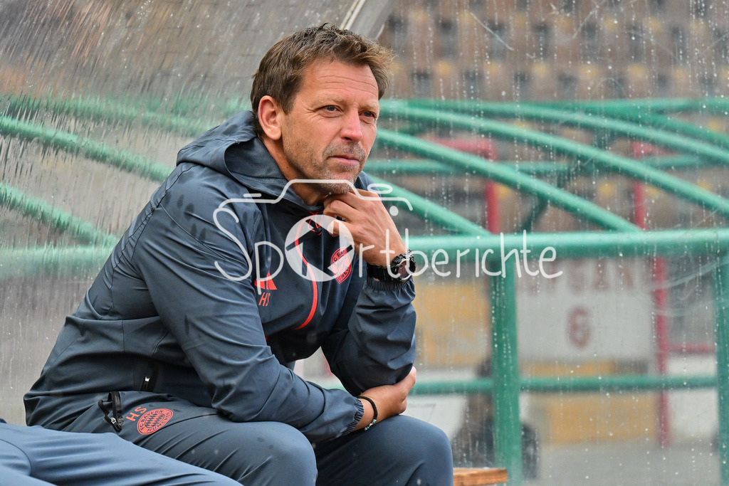 FC Augsburg II - FC Bayern Amateure | im Bild Holger SEITZ Cheftrainer FC Bayern München II / Einzelfoto / Freisteller  / Regionalliga Bayern: FC Augsburg II - FC Bayern Muenchen II, Rosenaustadion am 25.07.2025