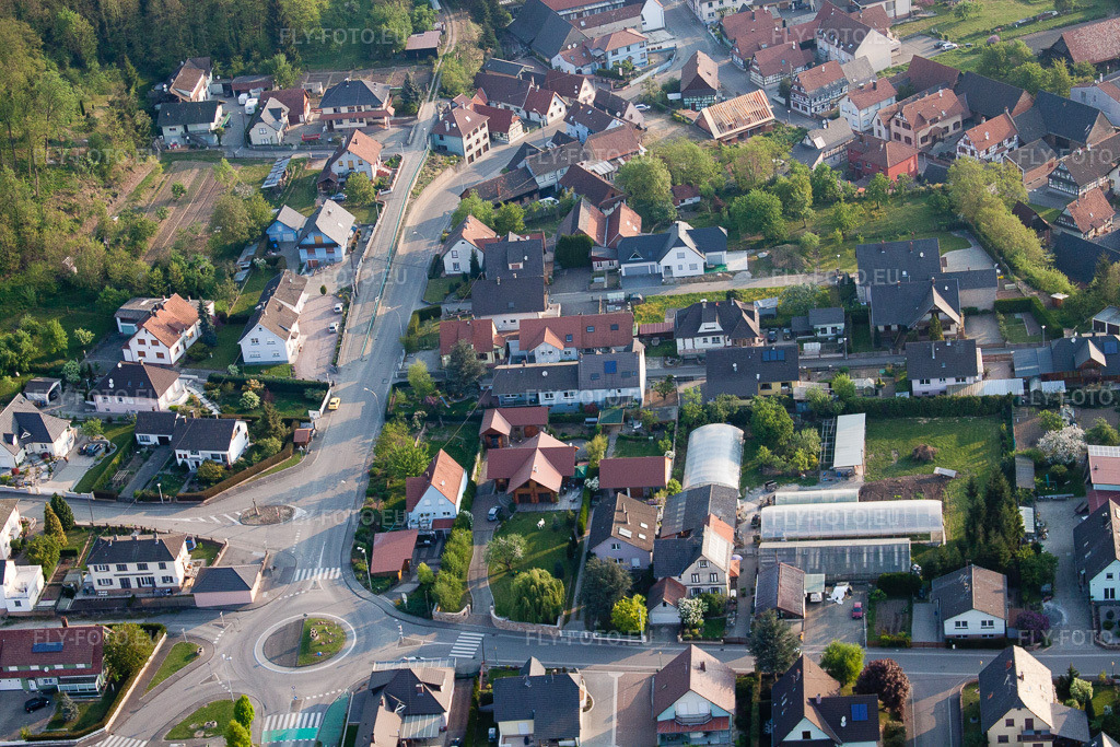 Vue aérienne: Vue de la ville à Mothern dans le département Bas Rhin, France. Photo: IMG_40328.jpg prise le 22/04/2011 par Werner Riehm/FLY-FOTO.euRésolution de l'original: 4752 x 3168 px