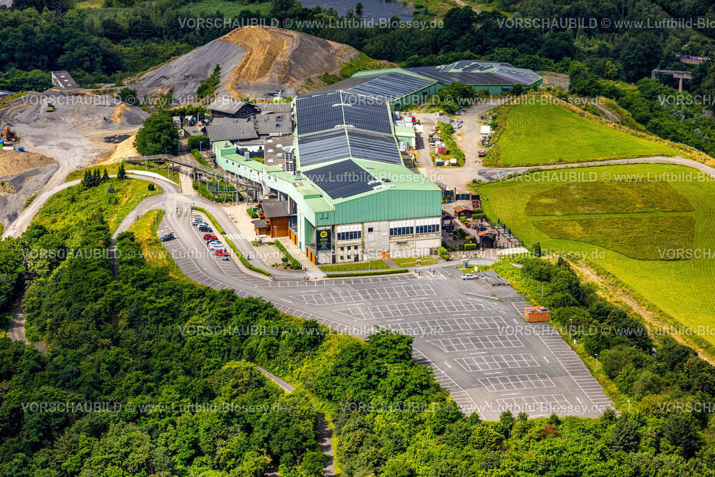 Bottrop240701098 | Luftbild, Skihalle alpincenter auf der Halde Prosperstraße, Bauhügel, Welheim, Bottrop, Ruhrgebiet, Nordrhein-Westfalen, Deutschland