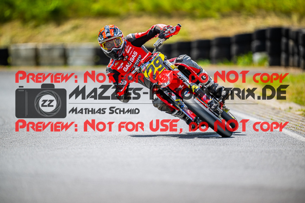 MaZZes_FotoMatrix_220528_1027 | Fotograf Mathias Schmid
Sportfotograf,
Eventfotograf,
Hochzeitsfotograf,
Portraitfotograf