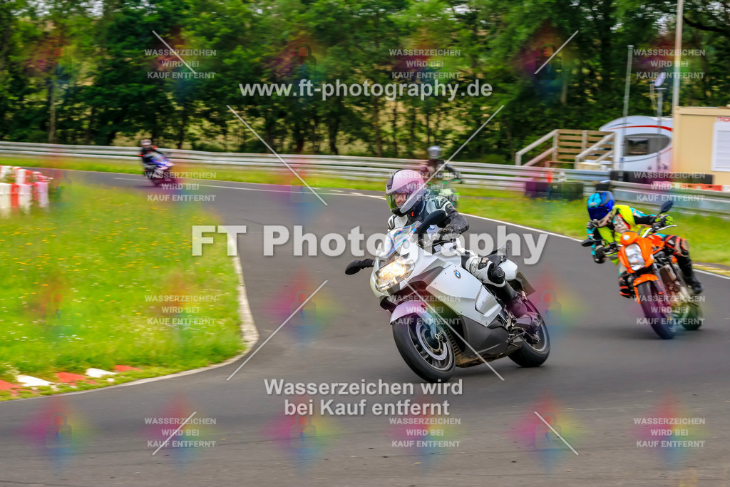 VBK-7506 | Hier findet Ihr Bilder von Touristenfahrten auf der Nürburgring Nordschleife oder von anderen Veranstaltungen die ich besucht habe. Viel Spass beim Durch Schauen 