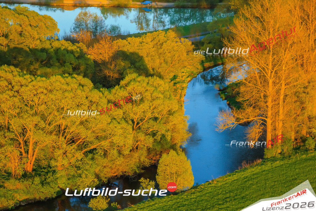 Die Luftaufnahme Main - Maineck wurde vom UL-Flugzeug (keine Drohne) aus fotografiert.Hohe Druck- Auflösung-die Geschenkidee!