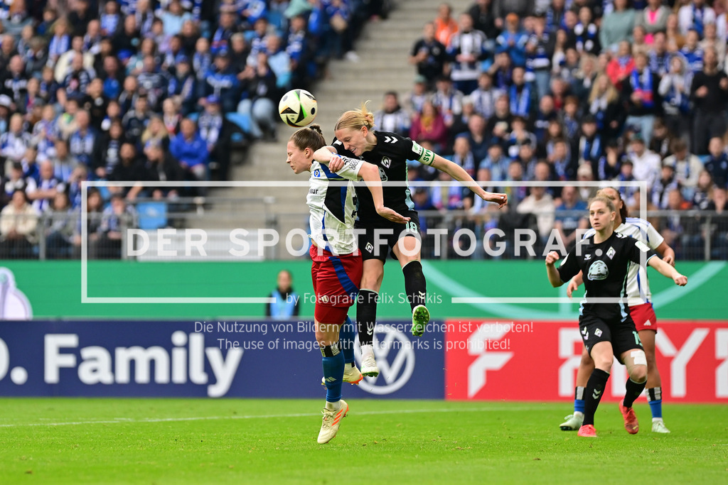 Fußball I Frauen I Saison 2024-2025 I DFB-Pokal I Halbfinale I Hamburger SV - SV Werder Bremen I 34532 | Der Sportfotograf. - Realisiert mit Pictrs.com
