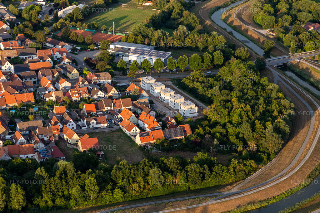 Luftbild: Hinterstraße, Pfinzhalle im Ortsteil Rußheim in Dettenheim im Bundesland Baden-Württemberg in Deutschland. Foto: IMG_122298.jpg vom 15.08.2020 durch Werner Riehm/FLY-FOTO.de