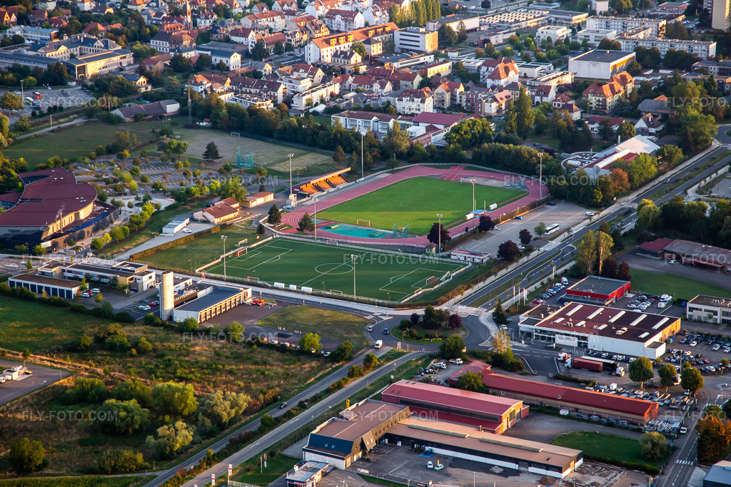 Aerial view: Terrain de football synthetic in Obernai in the state Bas-Rhin, France. – Photo: IMG_137961.jpg taken on 08/19/2023 by Werner Riehm/FLY-FOTO.com – Resolution of the original: 5472 x 3648 px
