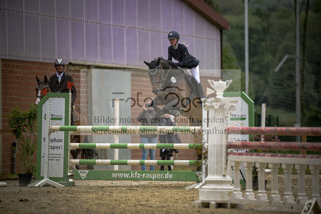 20240505-DOS_1187 | Entdecke hochwertige Reitturnierfotos von Foto Oger. Professionell, emotional und authentisch – jetzt Lieblingsmomente im Shop bestellen.Deutschlandweite Turnierfotografie. - Realisiert mit Pictrs.com