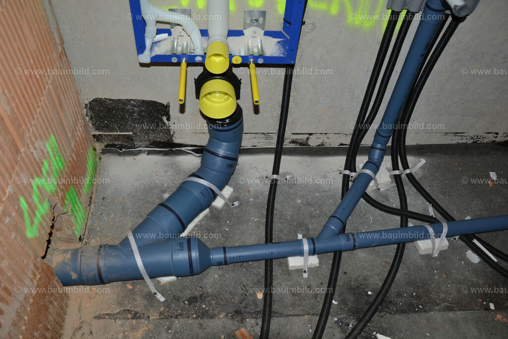 bib-lg15-sanitaer-0067 | Nach LV-Leistungsgruppen sortierte Detailfotos über den Bau eines Hauses. Alle Hausbau-Bilder direkt vom Urheber und Autor der Website Haus-Selber-Bauen.com