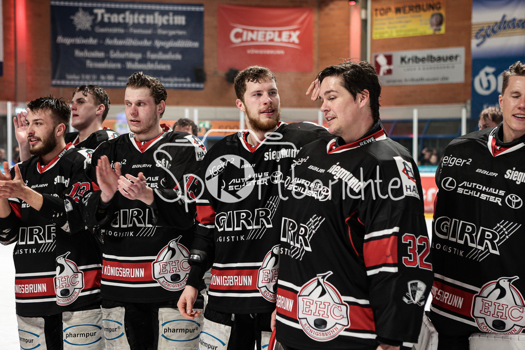 EHC Königsbrunn - TEV Miesbach | Grenzenloer Jubel beim EHC Koenigsbrunn nach dem Gewinn der Bayerliga Meisterschaft im Spiel 3 der Playoffserie gegen den TEV Miesbach / Jubel / Freude / Siegerfoto