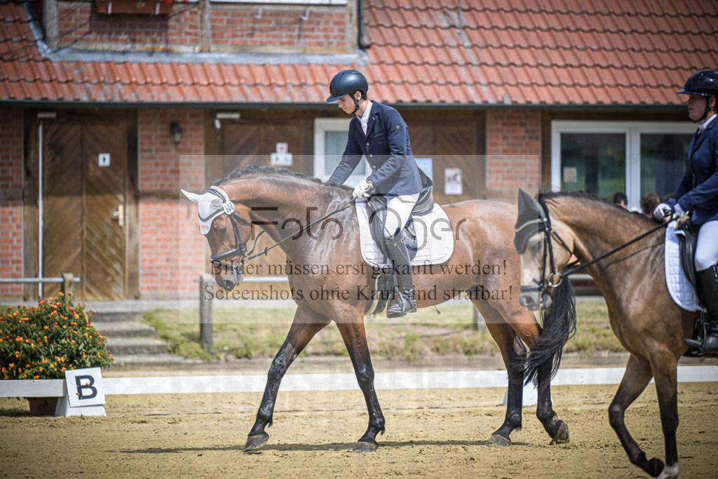 DOS_0283 | Entdecke hochwertige Reitturnierfotos von Foto Oger. Professionell, emotional und authentisch – jetzt Lieblingsmomente im Shop bestellen.Deutschlandweite Turnierfotografie. - Realisiert mit Pictrs.com
