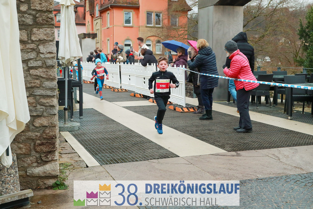 400m AOK Junior Cup | 3 Koenigslauf 2024 400m AOK Junior Cup - Realisiert mit Pictrs.com