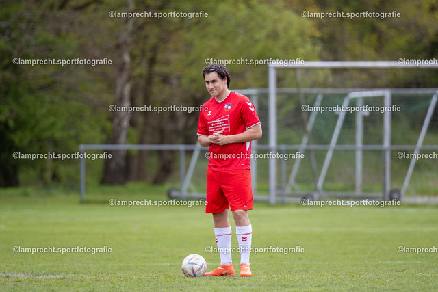 Fußball I Herren I Saison 2025-2026 I Kreisliga Süd I 27. Spieltag I Tralauer SV - Leezener SC 011 | Max Vamboldt (9, Tralauer SV) - Realisiert mit Pictrs.com