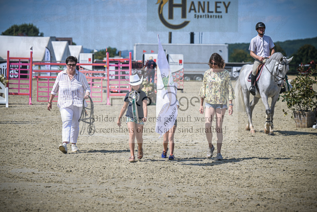 DOS_0129 | Entdecke hochwertige Reitturnierfotos von Foto Oger. Professionell, emotional und authentisch – jetzt Lieblingsmomente im Shop bestellen.Deutschlandweite Turnierfotografie. - Realisiert mit Pictrs.com