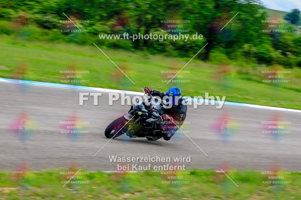 MotoTeam-3498 | Hier findet Ihr Bilder von Touristenfahrten auf der Nürburgring Nordschleife oder von anderen Veranstaltungen die ich besucht habe. Viel Spass beim Durch Schauen 