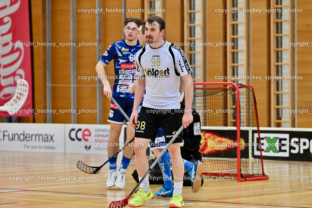FBK Loka vs. VSV Unihockey | #98 Gasper Triler FBK Loka, #66 Jakob Rainer VSV Unihockey, FBK Loka vs. VSV Unihockey, FBK Loka vs. VSV Unihockey am 23.03.2025 in Villach (Ballspielhalle St. Martin), Austria, (Photo by Bernd Stefan)