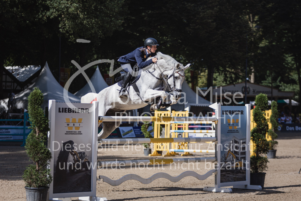 230910_OWLCh_GroßerPreis-617 | Deine schönsten Turniermomente als professionelle Fotos! Entdecke hochwertige Pferdesport-Fotografie im Online-Shop. Jetzt Fotos finden & bestellen!