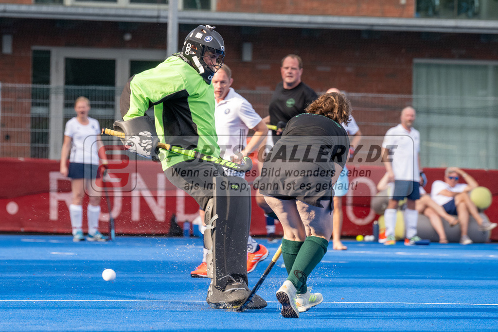SFE_20240817_0231 | Krefeld, Deutschland, 17.08.2024:  European Cup for Recreational Hockey Players im KTHC Stadion Rot-Weiss Köln Tennis and Hockey Club am 17.08.2024 in Krefeld, Deutschland. (Foto von Stephan Fehrmann)Krefeld, Germany, 17.08.2024: European Cup for Recreational Hockey Players in KTHC Stadion Rot-Weiss Köln Tennis and Hockey Club at 17.08.2024 in Krefeld, Deutschland. (Foto from Stephan Fehrmann)