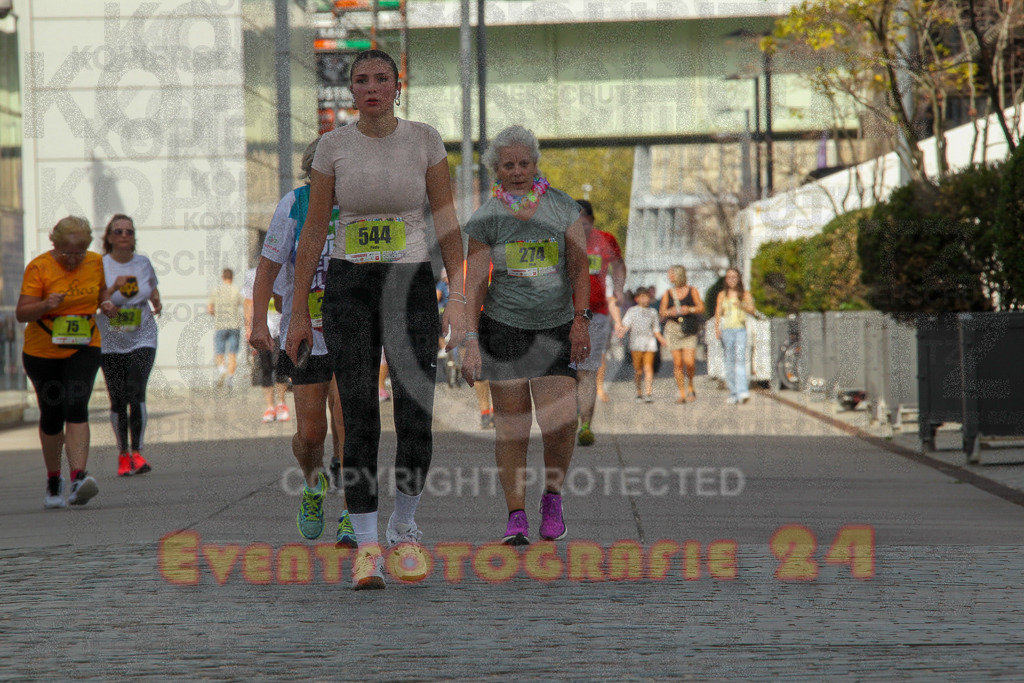 250920_1339_EV4_6379 | Sportfotografie im Rhein-Sieg Kreis, Köln, Bonn, NRW, Rheinland Pfalz, Hessen, etc. Unser Tätigkeitsfeld umfasst den Laufsport vom Volkslauf über den Marathon, Duathlon, Triathon bis zum Ultralauf wie Kölnpfad Ultra oder Schindertrail.