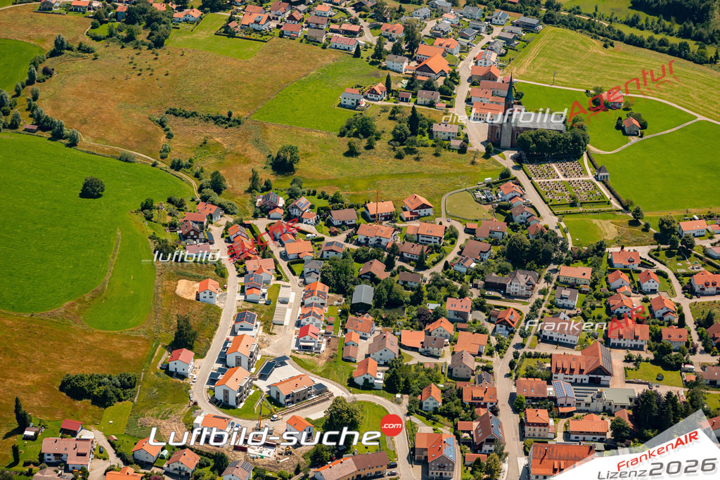 Das Luftbild zeigt : Kimratshofen Altusried - Die Luftaufnahme wurde 2024 vom UL-Flugzeug aus erstellt ( keine Drohne ) - Hochauflösende Luftaufnahme - Für grossformatige Ausdrucke geeignet. Die Geschenkidee !Mit Lizenz und Bildrechte bestellbar
