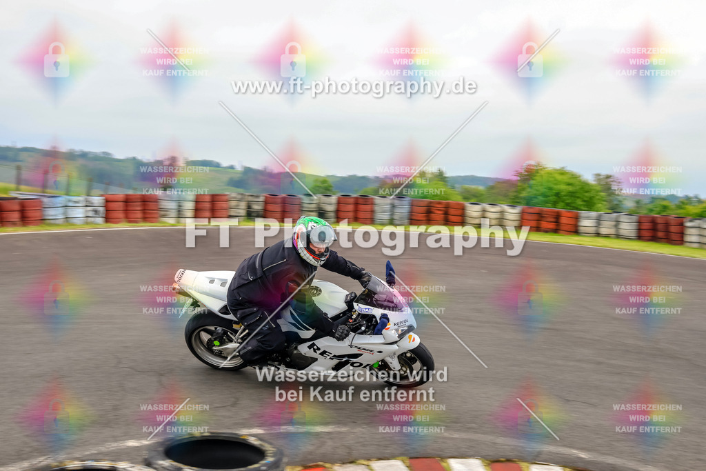 OBK-5722 | Hier findet Ihr Bilder von Touristenfahrten auf der Nürburgring Nordschleife oder von anderen Veranstaltungen die ich besucht habe. Viel Spass beim Durch Schauen 