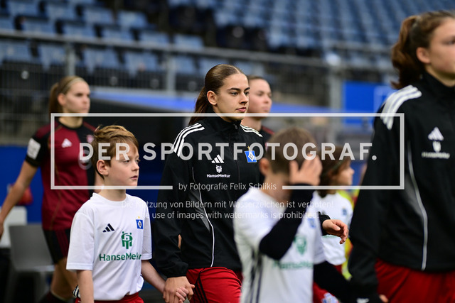 Fußball I Frauen I Saison 2025-2026 I Bundesliga I 10. Spieltag I Hamburger SV - 1. FC Nürnberg I 44230 | Portrait, Porträt, Portraitaufnahme, Personenfoto, Einzelbild, Einzelfoto, Halbportrait:  Leni Marie Eggert (29, Hamburger SV) - Realisiert mit Pictrs.com