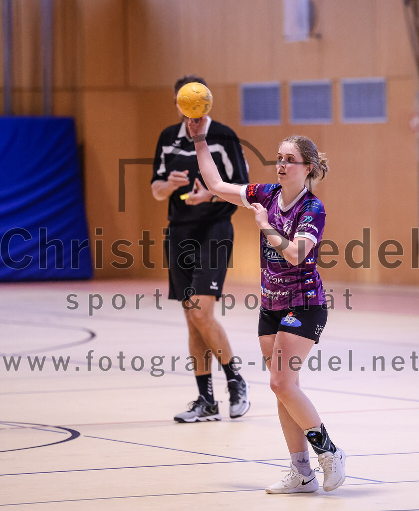 2025-02-22_042_SpVgg_Altenerding_gegen_TG_Landshut | Erding, Deutschland, 22.02.2025:Handball, Bezirksoberliga Frauen Altbayern 2024 / 2024, 15. Spieltag, SpVgg Altenerding gegen TG Landshut, Endergebnis: 25:22Marlene Mittermeier (SpVgg Altenerding, #6)Foto: Christian Riedel / fotografie-riedel.net