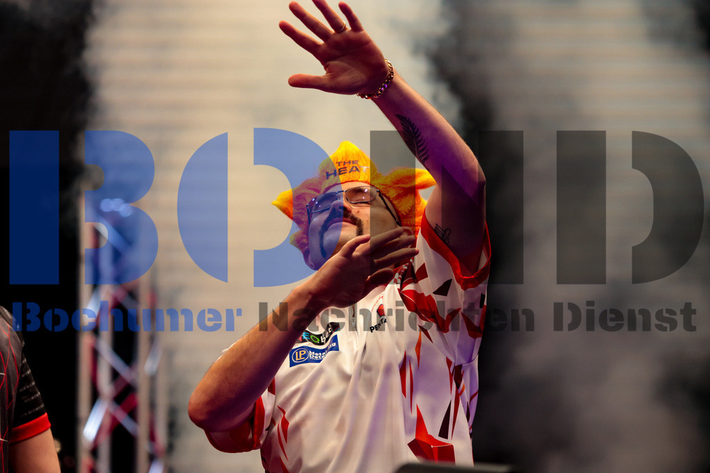 PDC European Darts Open 2024 | {headline}(Foto: Sebastian Sendlak / BOND) - Realisiert mit Pictrs.com