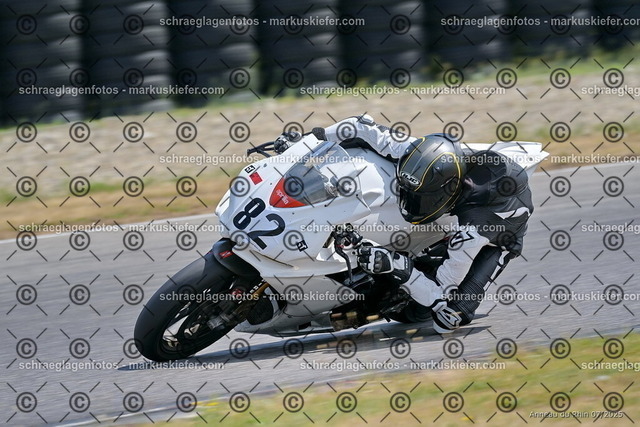 25bt04-1512 | markuskiefer.com - Realisiert mit Pictrs.com