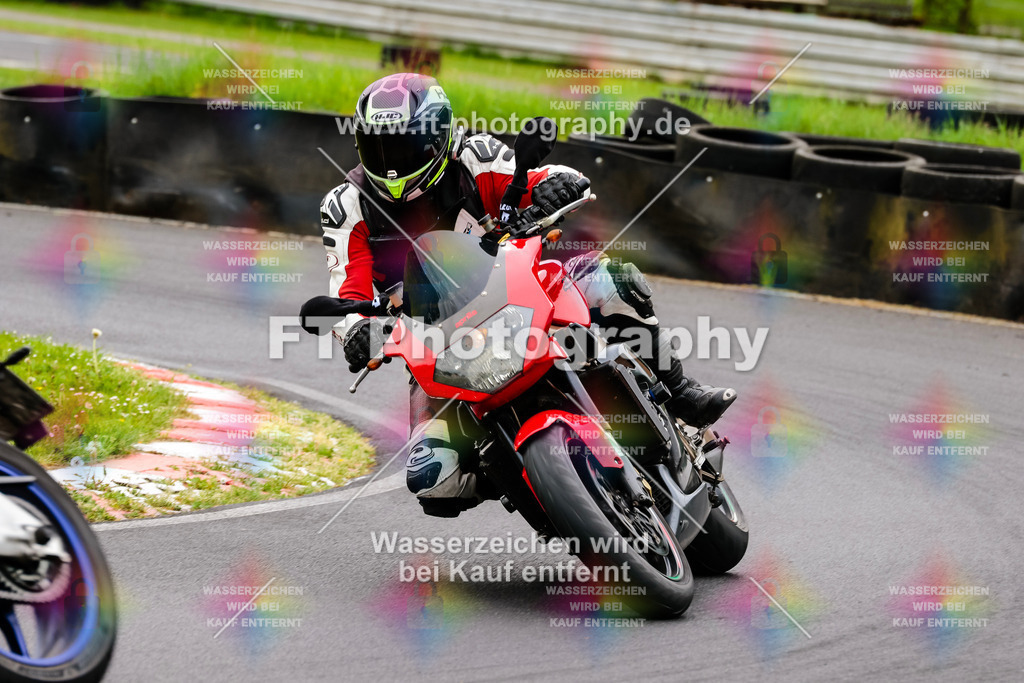 MotoTeamVBK-20428 | Hier findet Ihr Bilder von Touristenfahrten auf der Nürburgring Nordschleife oder von anderen Veranstaltungen die ich besucht habe. Viel Spass beim Durch Schauen 