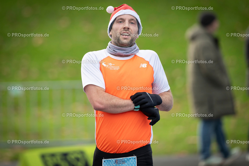 Bonner Nikolauslauf in Bonn, 08.12.2024 | Impressionen vom Bonner Nikolauslauf am 08.12.2024 in Bonn (Freizeitpark Rheinaue). Foto: BEAUTIFUL SPORTS/Axel Kohring
