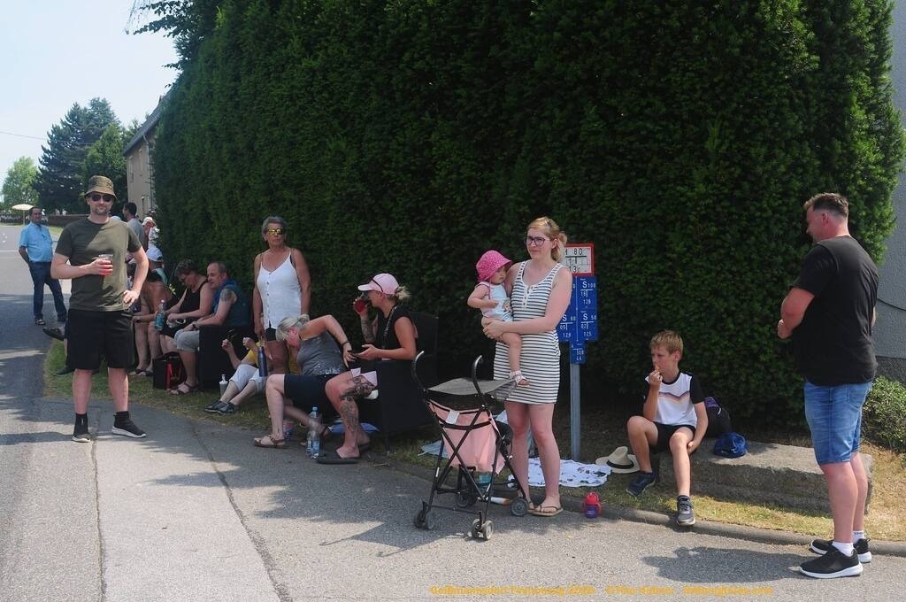 Geißmannsdorf-2026-Festumzug-035 | Festumzug in Geißmannsdorf bei Bischofswerda im Juni 2026. Fotografische Eindrücke und Momentaufnahmen vom Festumzug anläßlich des 800-jährigen Bestehens von Geißmannsdorf - mit Teilnehmern und Gästen, Strohpuppen und geschmückten Vorgärten und Grundstücken - Realisiert mit Pictrs.com