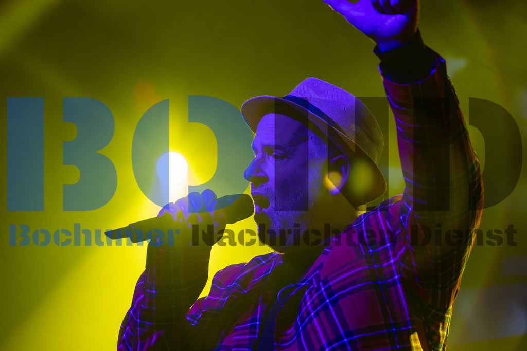 SES_GBAZEC20241227-76 | bond - Realisiert mit Pictrs.com