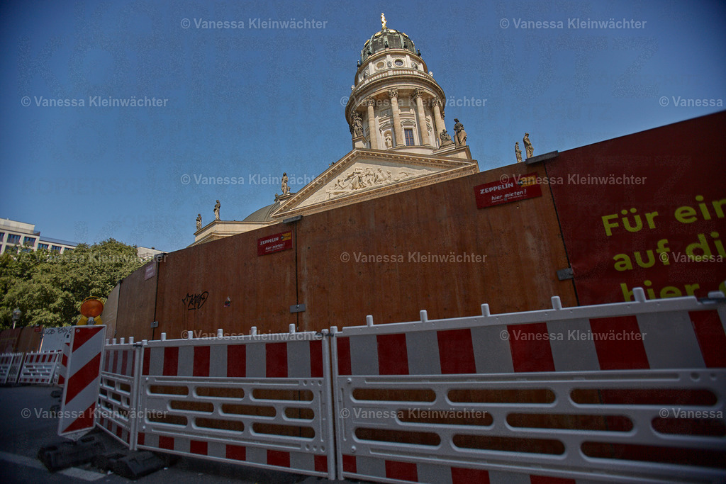 270801_BaustelleGendarmenmarkt_00014 | Vanessa Kleinwächter - Realisiert mit Pictrs.com