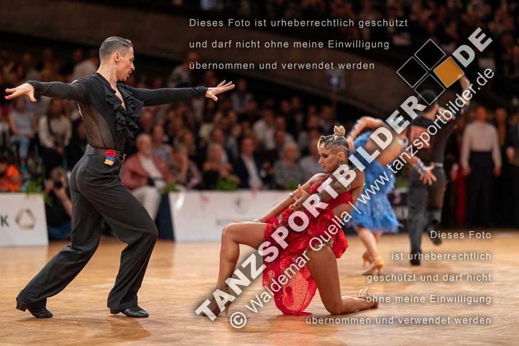 20230812-13283 | Hier finden Sie Tanz Bilder vom Latein und Standard Formationen tanzen. Sportbilder vom Tanzsport. Schöne Fotos und von Weltmeisterschaft, Europameisterschaft, Bundesliga, Regionalliga, Oberliga und Landesliga sowie von GOC Stuttgart, DanceComp, WM Bremen