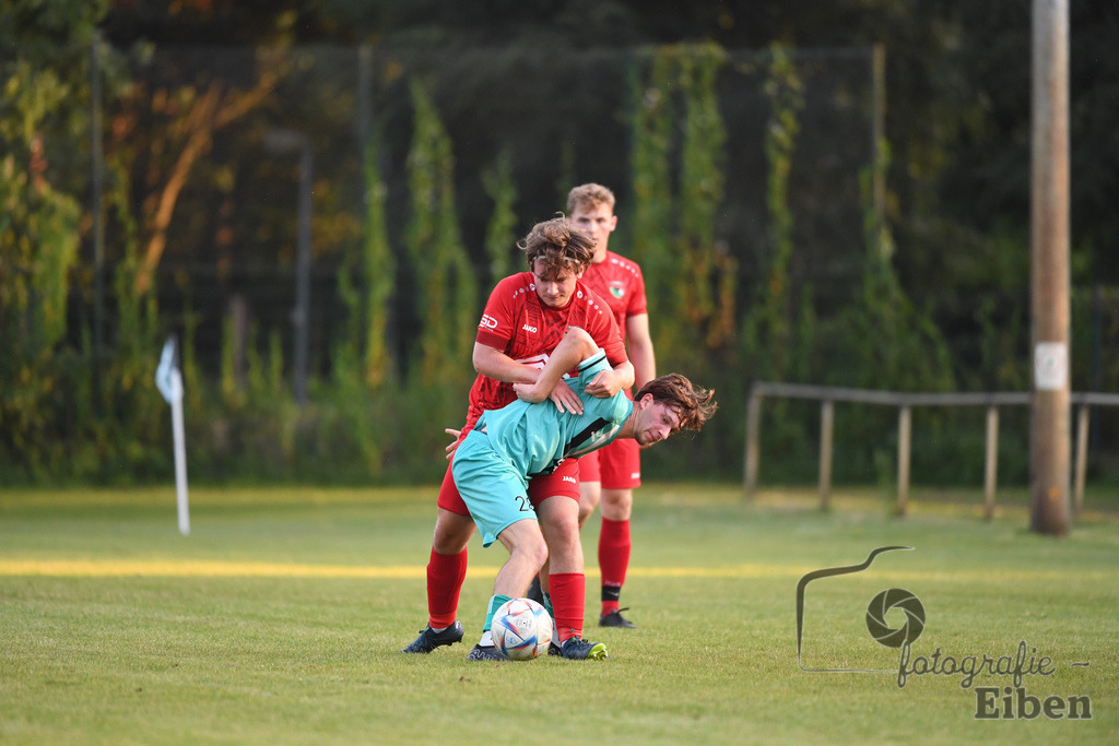 TuS Eversten-SG FriPe | Herren Kreisliga; TuS Eversten (mint)-SG FriPe (rot) am 15.08.2025 in Oldenburg (Sportanlage TuS Eversten), Photo: Philip Eiben 2025 - Realisiert mit Pictrs.com
