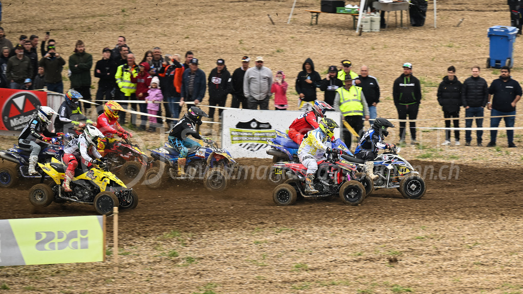 Motocross Schlatt bei Winterthur - 30. April 2023 | Start der Kategorie Quad am Motocross Schlatt bei Winterthur, 30. April 2023. 
Instagram: @mx_schlatt | @mc_wila | @sam_schweiz
Bild: Sportfotografie Markus Aeschimann | www.markus-aeschimann.ch - Realisiert mit Pictrs.com