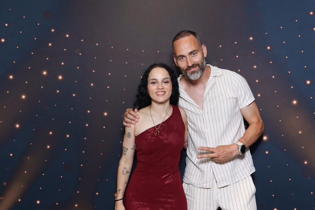 ZD260628112736-77 | Fotoshop von zweidimensional Fotografie. Ihr Fotograf im Aargau. Abzüge von Ihrem Fotobox Event bestellen.Abzüge von Ihrem Hochzeit bestellen.Abzüge von Ihrem Schulfotograf bestellen.